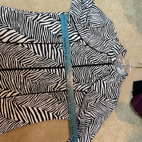 Zenergy by Chico’s Zip Jacket just jacket - Picture 4 of 6